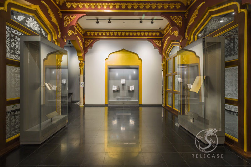 Royal Brunei Islamic Museum Built in wall 4-sided Glass Display Case