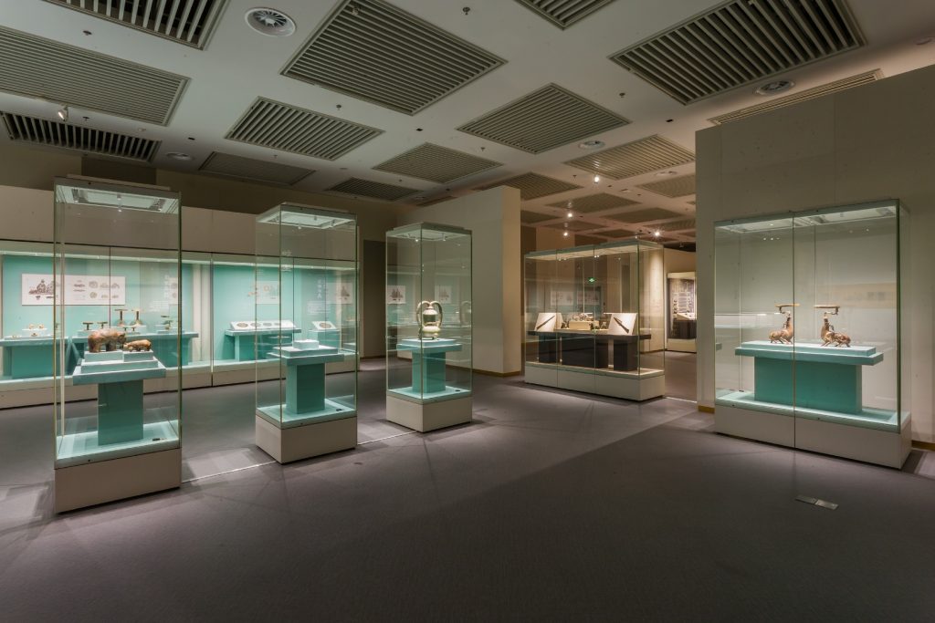 Museum of Grand Canal Freestanding Display Cases
