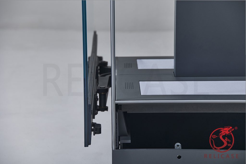 FS012 Rotation opening display cases features：The concealed compartment and airtight self-sealing mechanism give a better performance on appearance and safety.