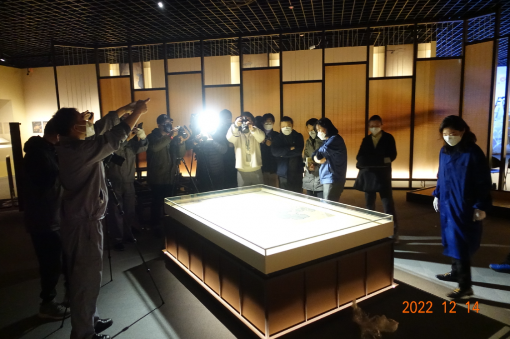 Relicase、Display & Design Department of Shanghai Museum and the Cultural Relics Protection Center jointly designed and formulated the display solution for this display showcase