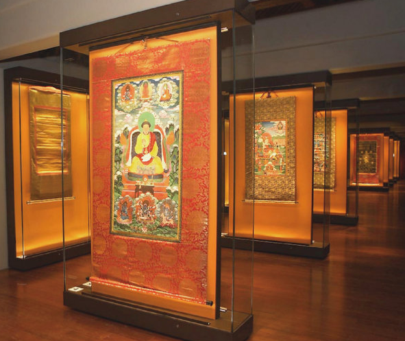 The production of cultural relics display cabinet of modern art masterpieces Museum meets the eight basic requirements of product quality