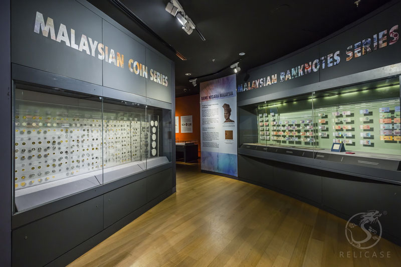 Bank Negara Malaysia Museum And Art Gallery  wall urpight display cases