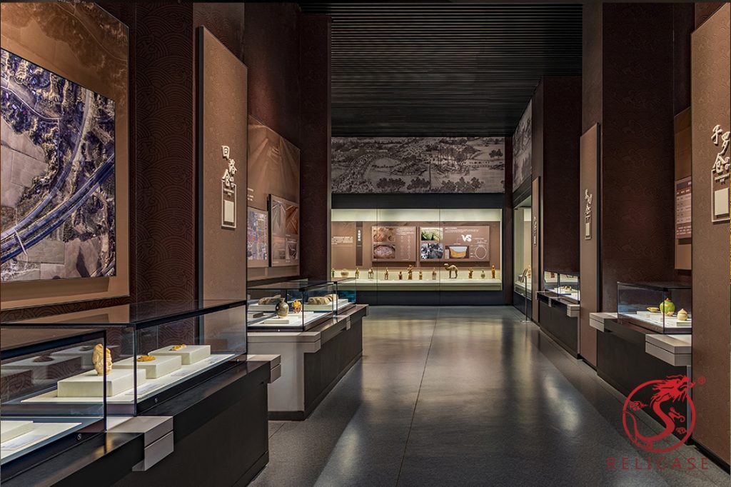 Sui-Tang Dynasties Grand Canal Cultural Museum display cases