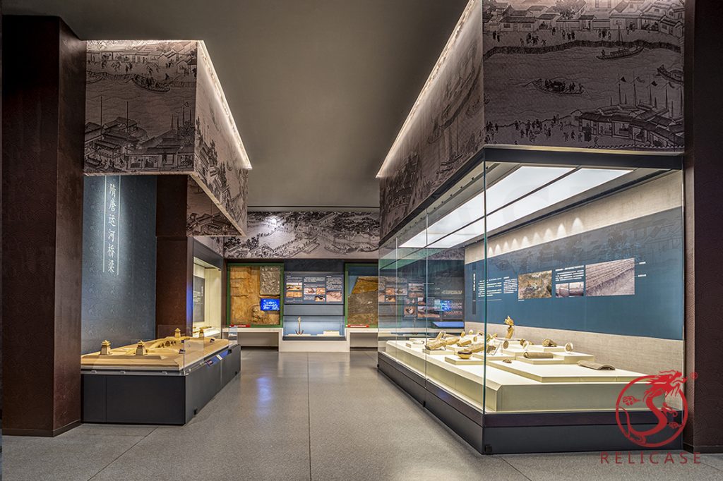 Sui-Tang Dynasties Grand Canal Cultural Museum display cases
