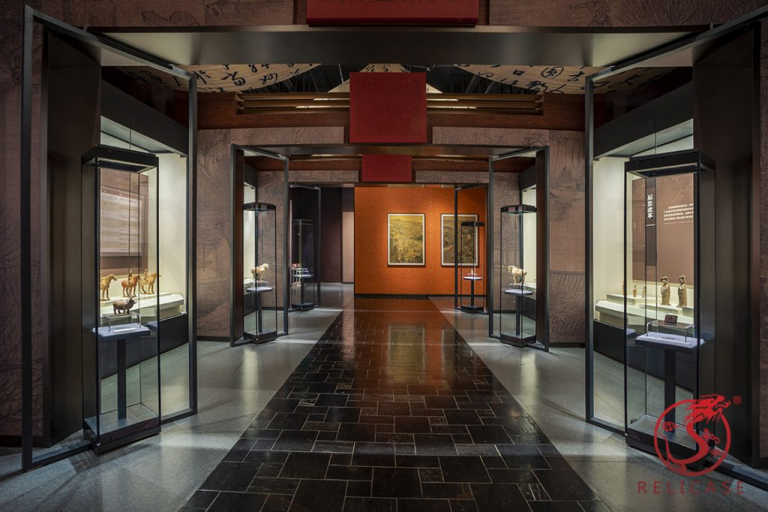 Display cases in cultural museums play a crucial role